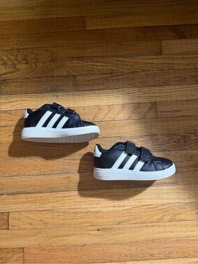 Adidas Toddler 7K Grand Court 3.0 Sneakers very